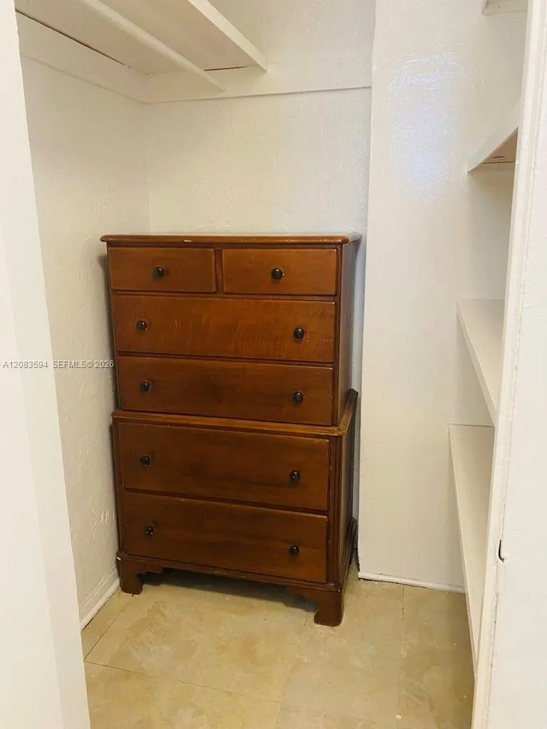 220 Collins Ave #8B Miami Beach, FL 33139