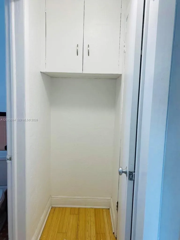 220 Collins Ave #8B Miami Beach, FL 33139