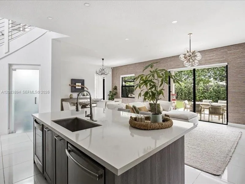 15603 NW 88th Ave Miami Lakes, FL 33018