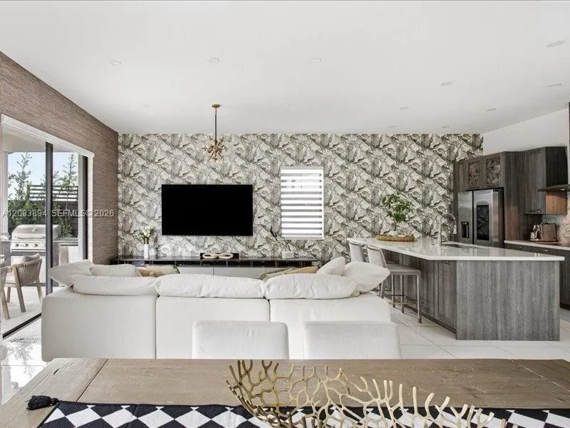 15603 NW 88th Ave Miami Lakes, FL 33018