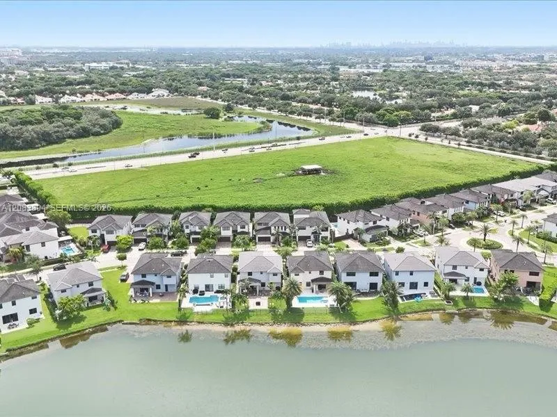 15603 NW 88th Ave Miami Lakes, FL 33018