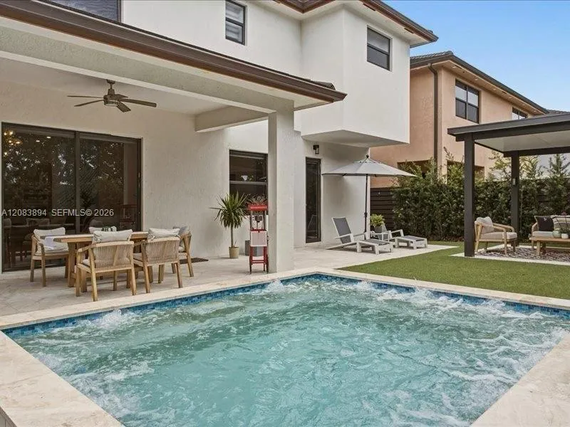 15603 NW 88th Ave Miami Lakes, FL 33018