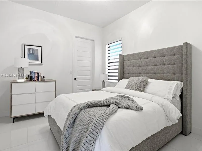 15603 NW 88th Ave Miami Lakes, FL 33018