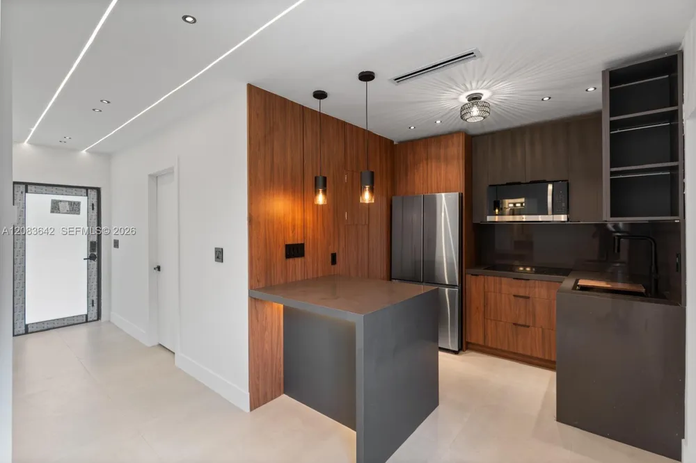 401 NW 81st St #401 Miami, FL 33150