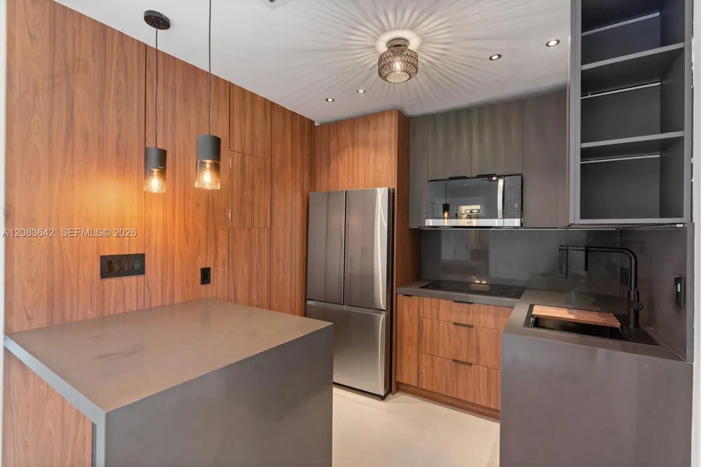 401 NW 81st St #401 Miami, FL 33150