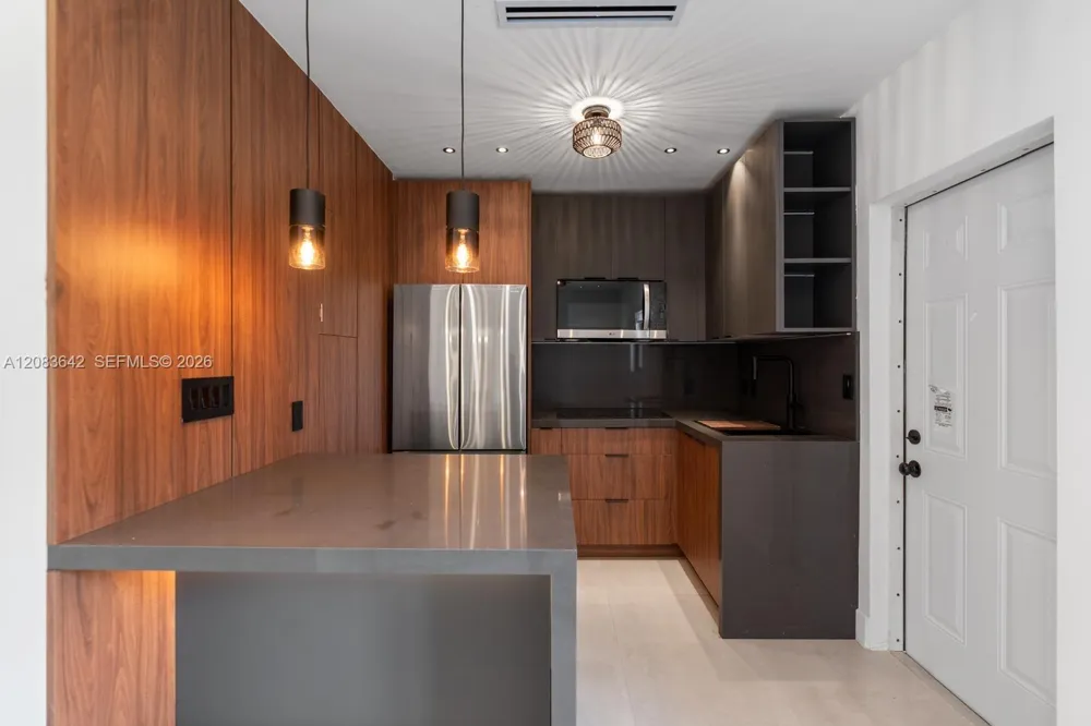 401 NW 81st St #401 Miami, FL 33150
