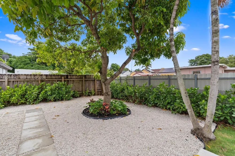 401 NW 81st St #401 Miami, FL 33150