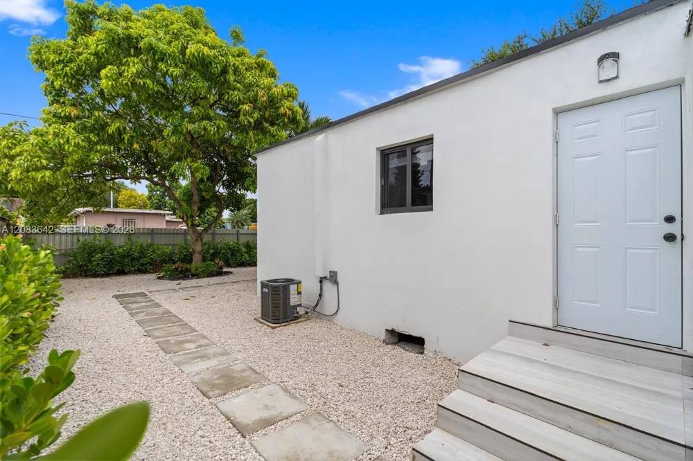 401 NW 81st St #401 Miami, FL 33150