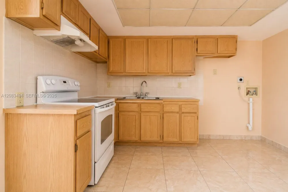 4125 W 11th Ln #52 Hialeah, FL 33012