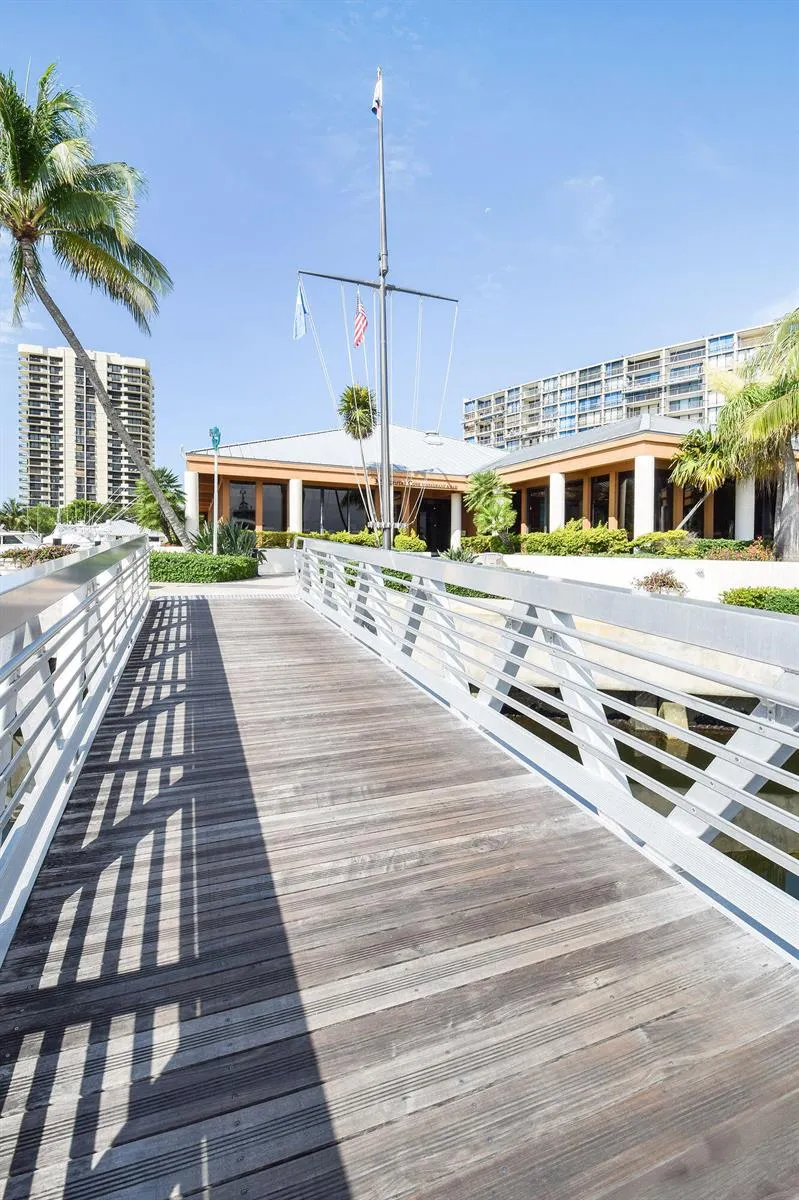 108 Lakeshore Drive #140 North Palm Beach, FL 33408