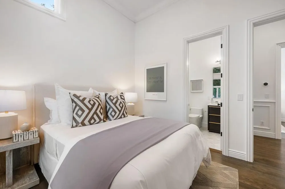 1270 Drake Avenue Burlingame, CA 94010
