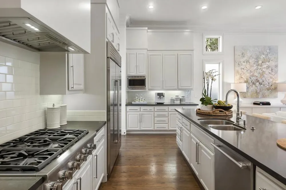 1270 Drake Avenue Burlingame, CA 94010