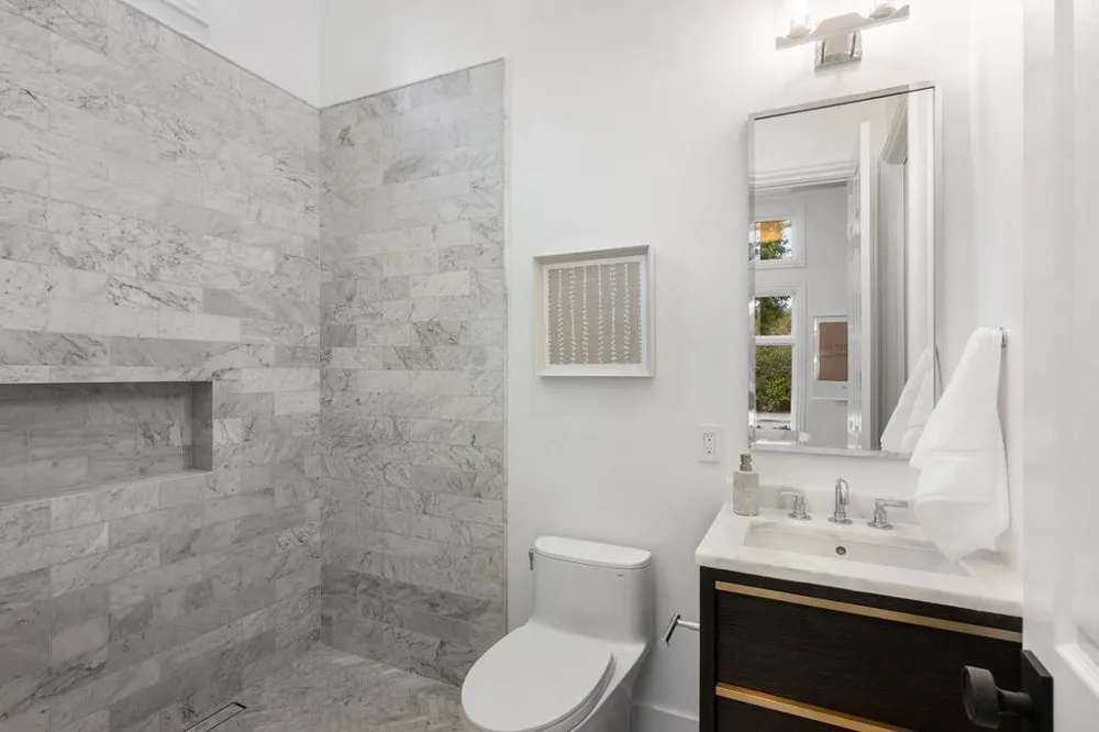 1270 Drake Avenue Burlingame, CA 94010