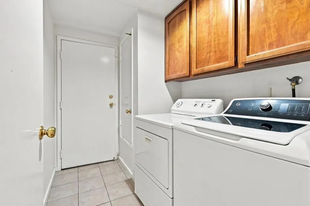 1664 Vista Del Sol San Mateo, CA 94404