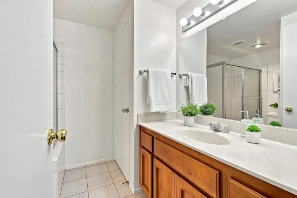 1664 Vista Del Sol San Mateo, CA 94404