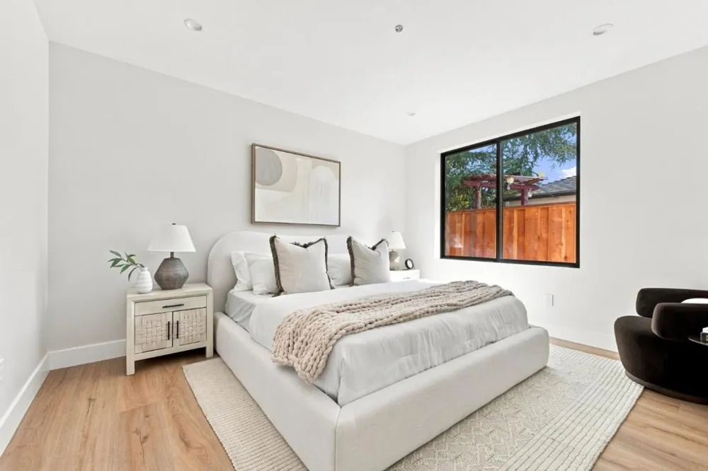 563 Encina Avenue Menlo Park, CA 94025