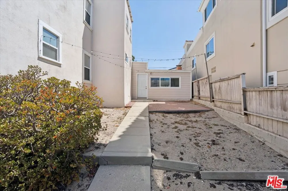 1644 Monterey Boulevard Hermosa Beach, CA 90254