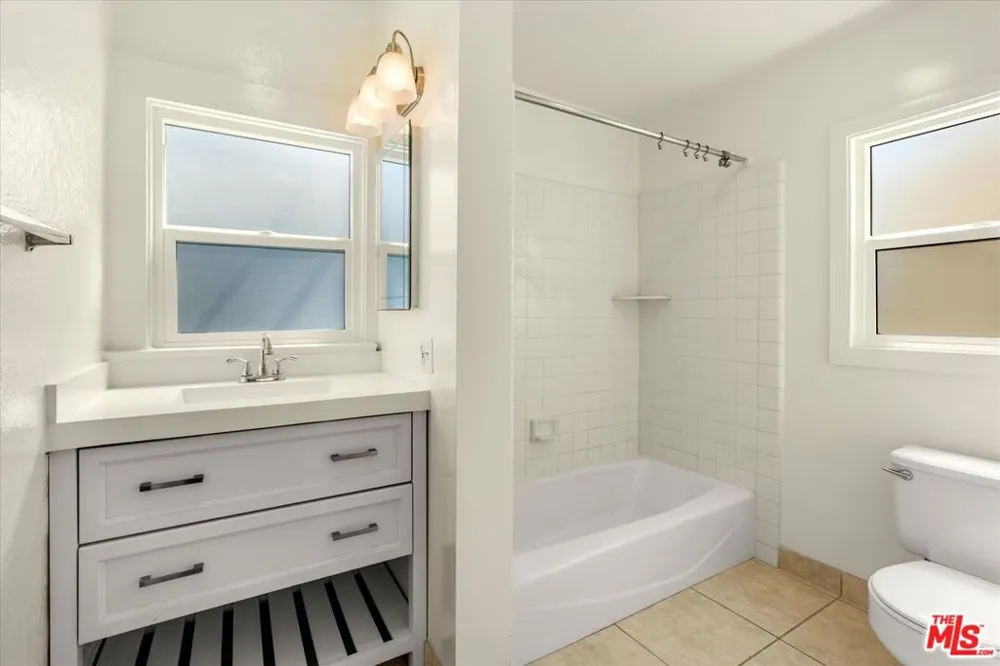1644 Monterey Boulevard Hermosa Beach, CA 90254