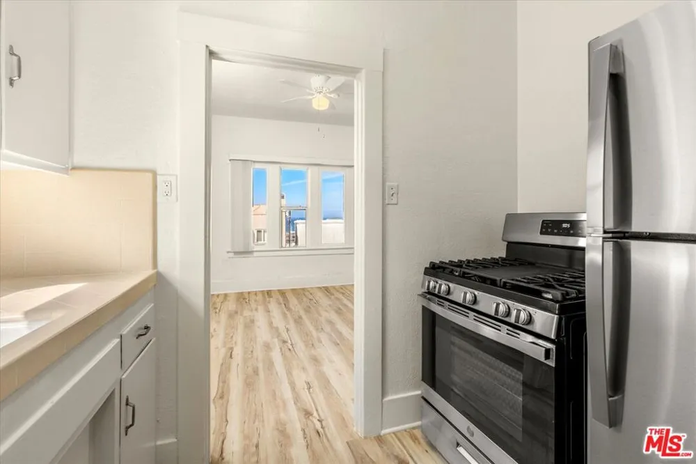 1644 Monterey Boulevard Hermosa Beach, CA 90254