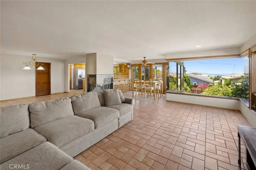 409 Tulare Avenue Morro Bay, CA 93442