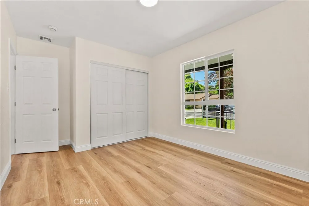 7732 Garden Grove Avenue Reseda, CA 91335