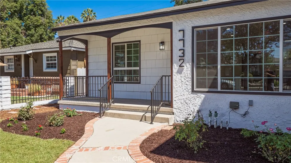 7732 Garden Grove Avenue Reseda, CA 91335