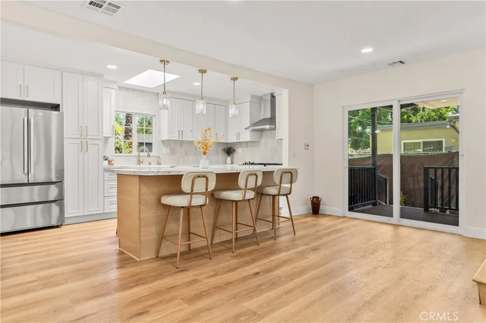 7732 Garden Grove Avenue Reseda, CA 91335
