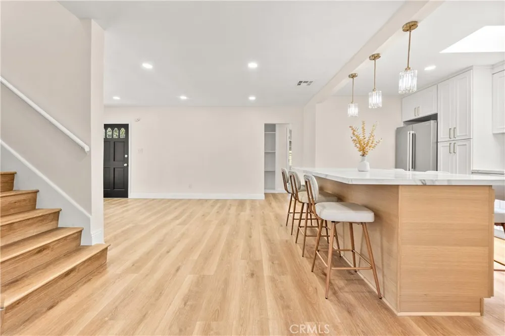 7732 Garden Grove Avenue Reseda, CA 91335