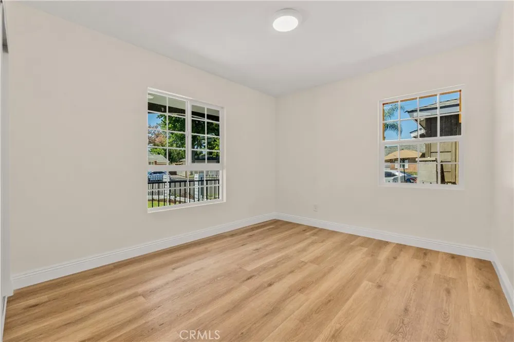 7732 Garden Grove Avenue Reseda, CA 91335