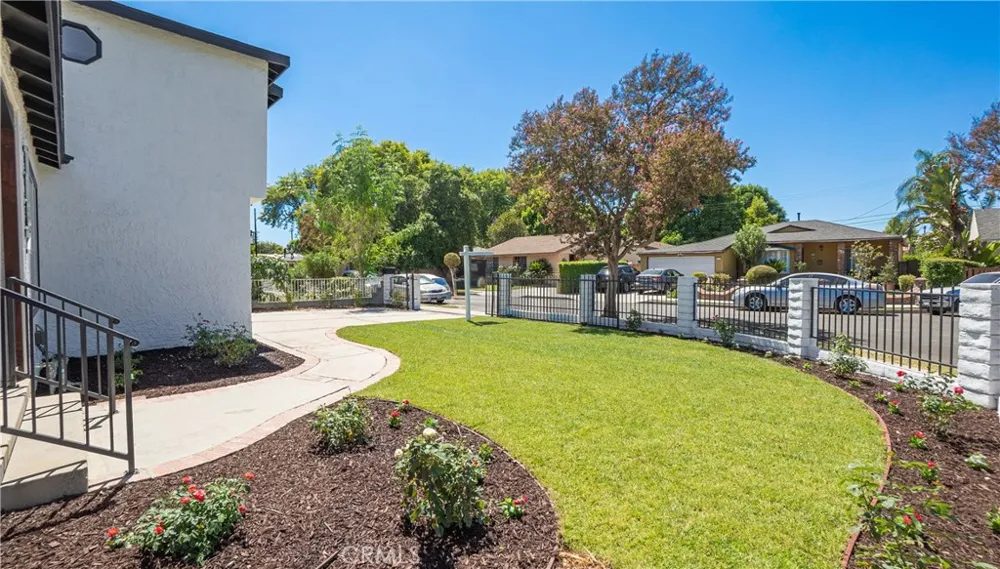 7732 Garden Grove Avenue Reseda, CA 91335