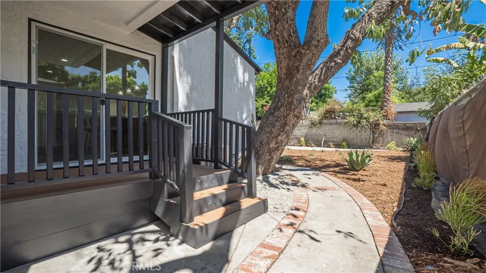 7732 Garden Grove Avenue Reseda, CA 91335