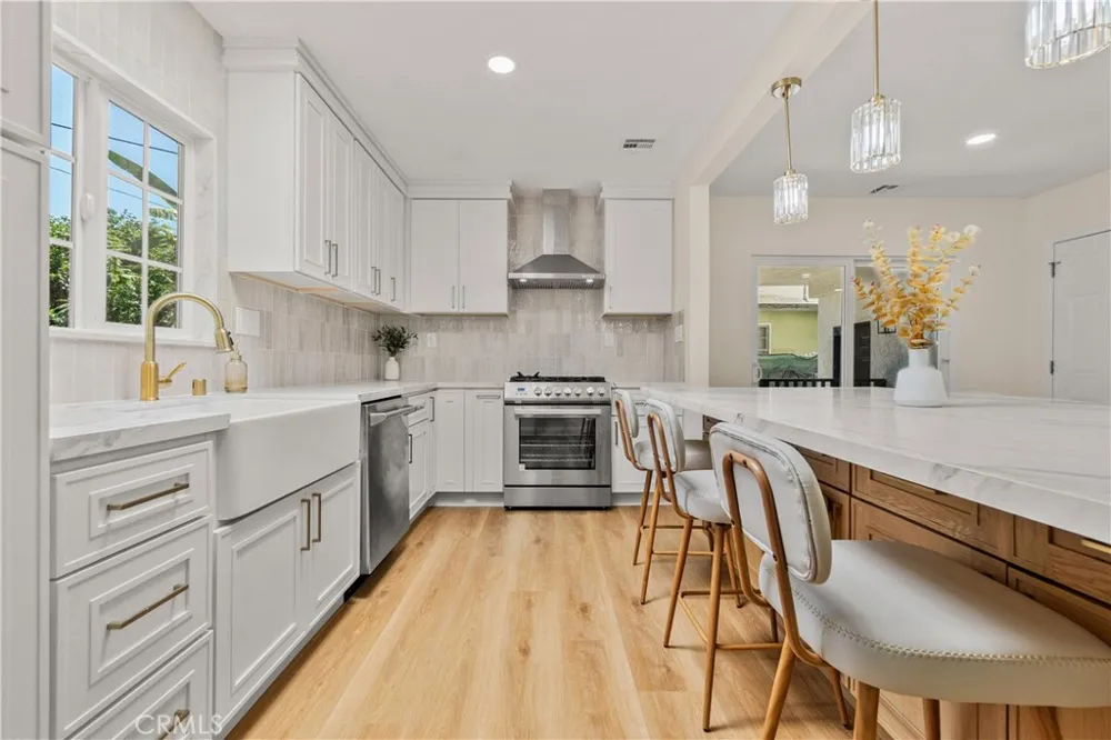 7732 Garden Grove Avenue Reseda, CA 91335