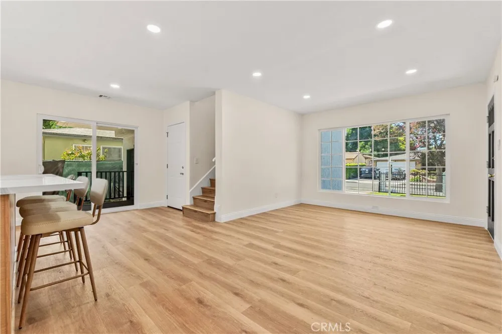 7732 Garden Grove Avenue Reseda, CA 91335