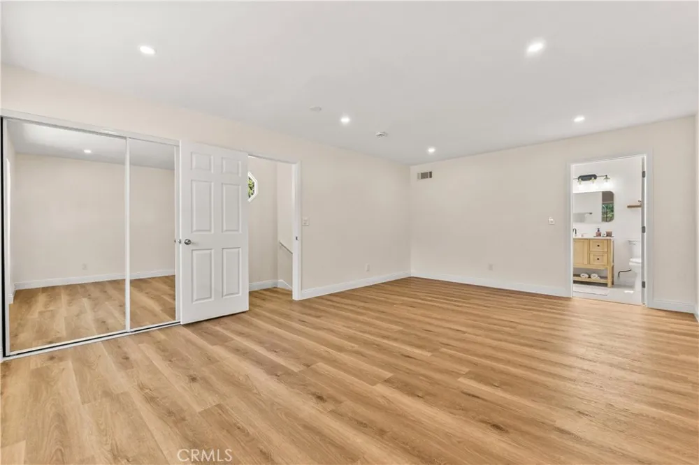 7732 Garden Grove Avenue Reseda, CA 91335