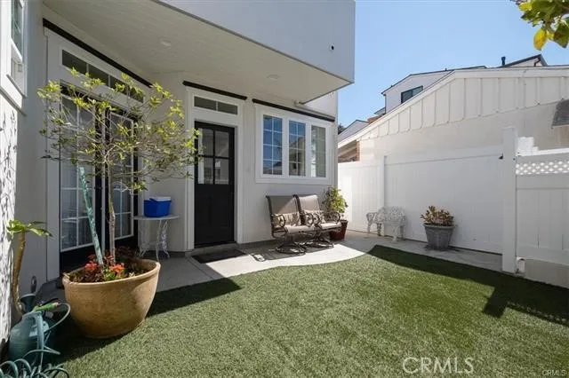 613 Poppy Avenue Newport Beach, CA 92625