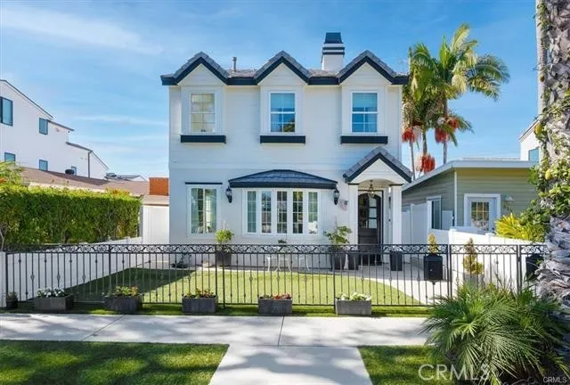 613 Poppy Avenue Newport Beach, CA 92625