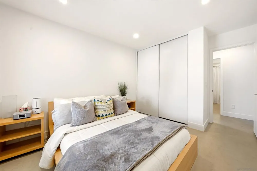 1651 Mapleleaf Encinitas, CA 92024