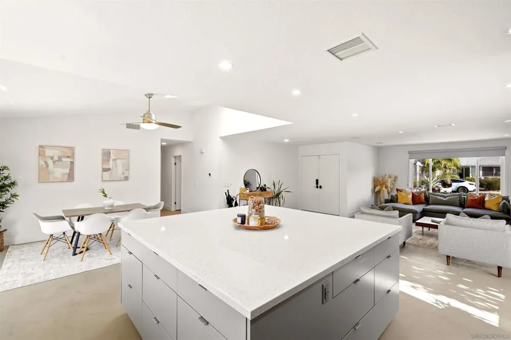 1651 Mapleleaf Encinitas, CA 92024