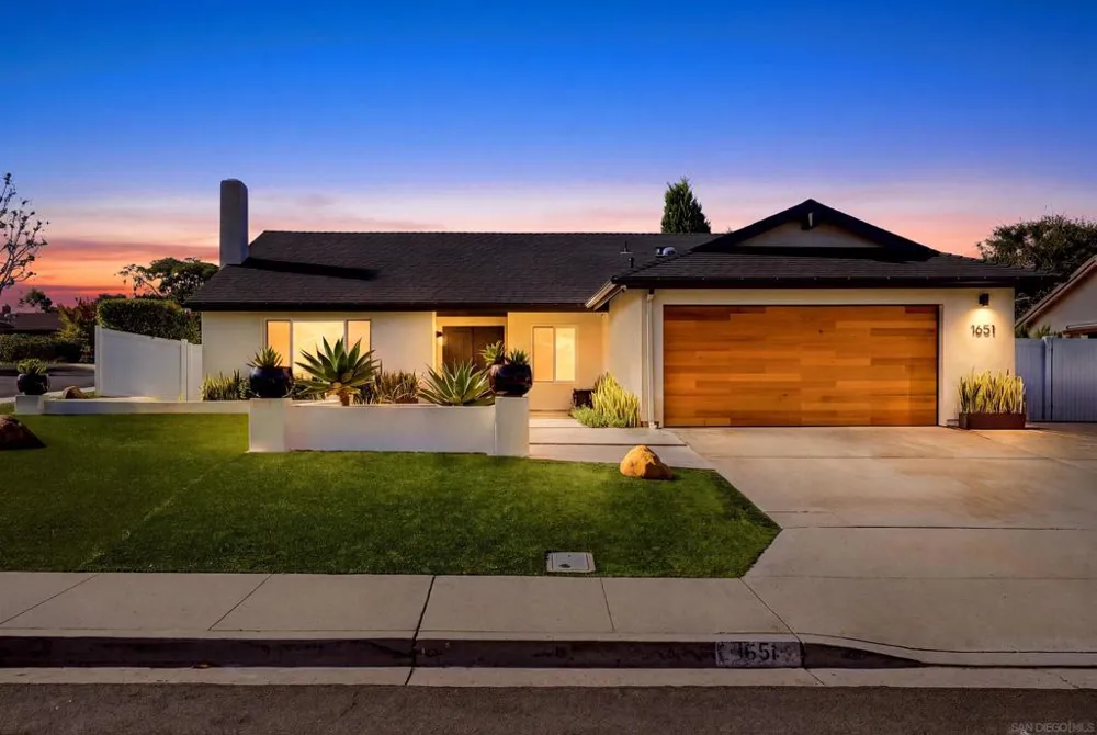 1651 Mapleleaf Encinitas, CA 92024