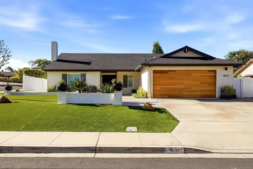 1651 Mapleleaf Encinitas, CA 92024
