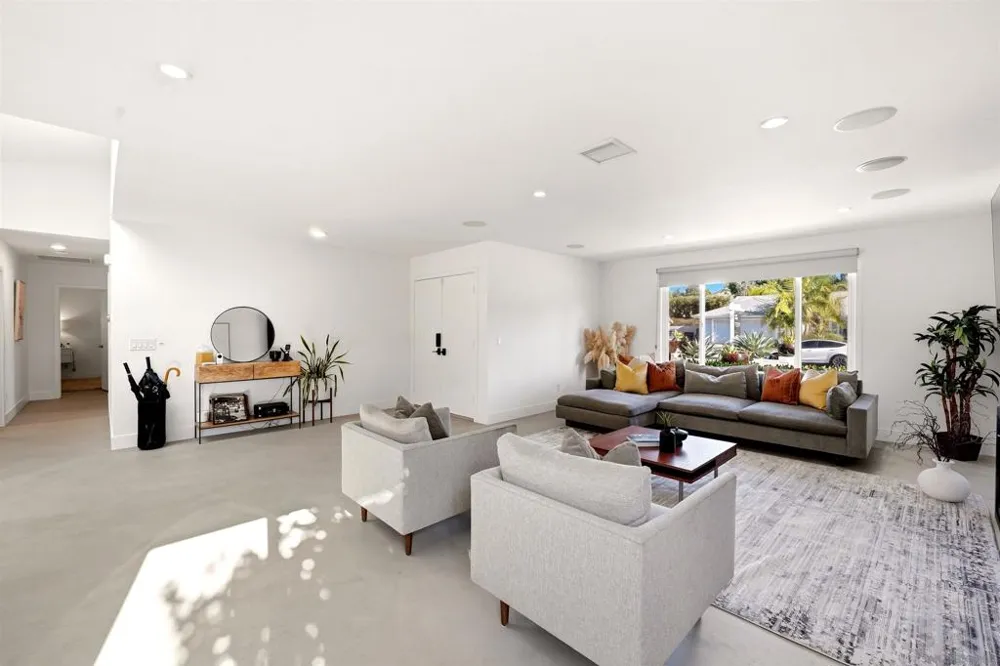 1651 Mapleleaf Encinitas, CA 92024