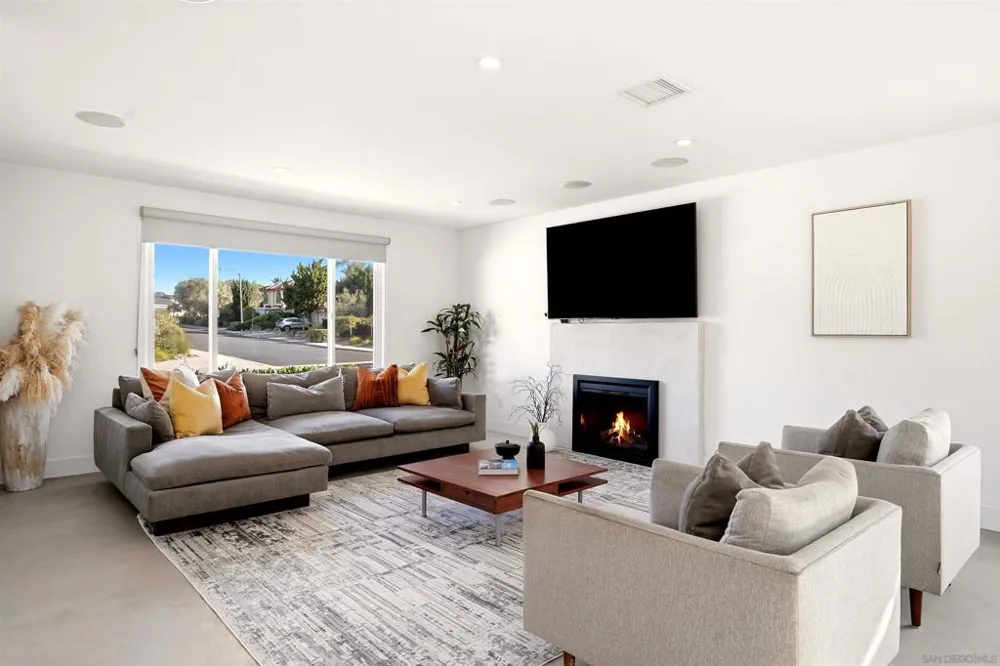1651 Mapleleaf Encinitas, CA 92024