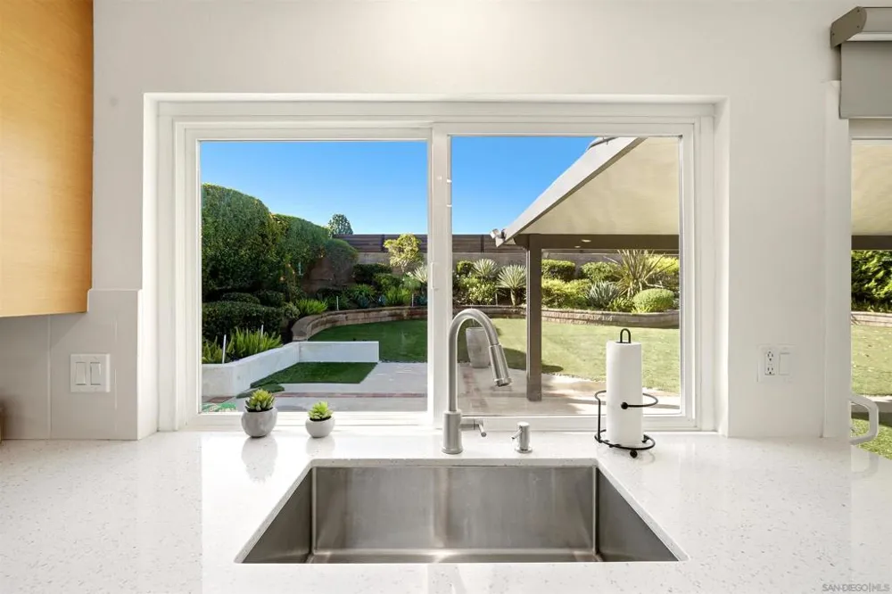 1651 Mapleleaf Encinitas, CA 92024