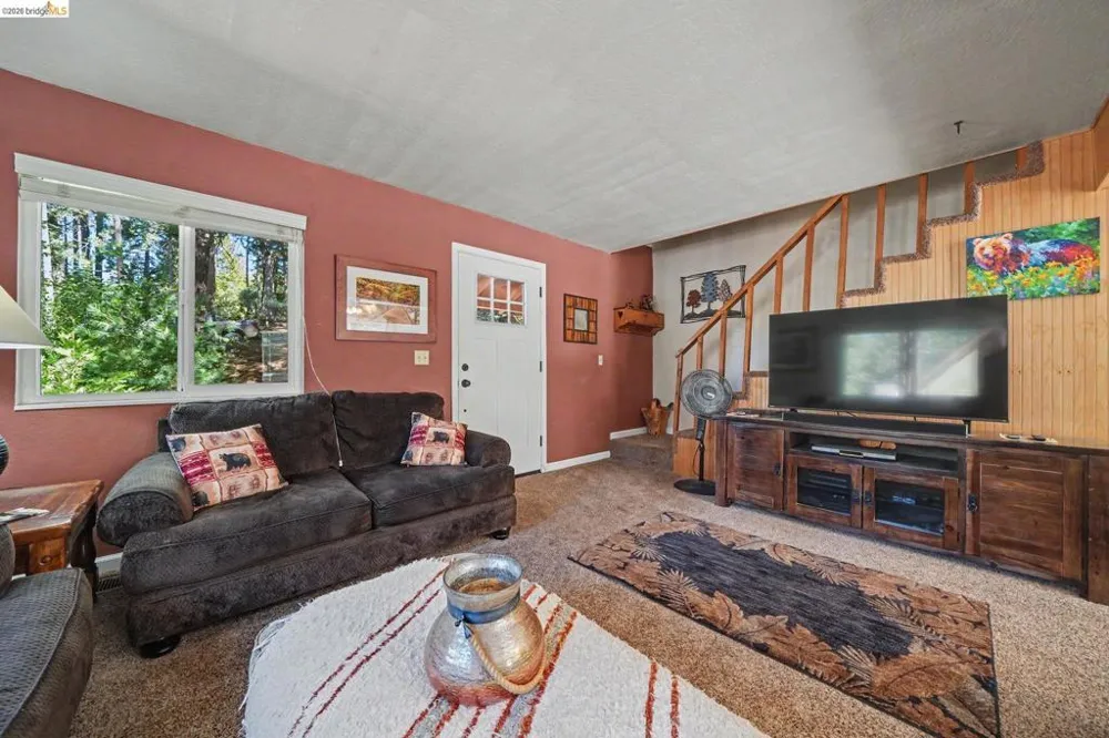 718 Mauna Kea Dr Arnold, CA 95223