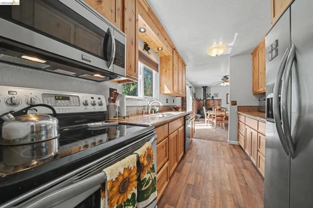 718 Mauna Kea Dr Arnold, CA 95223