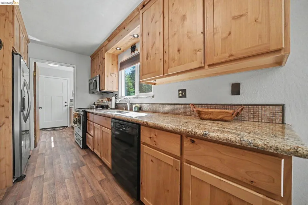 718 Mauna Kea Dr Arnold, CA 95223