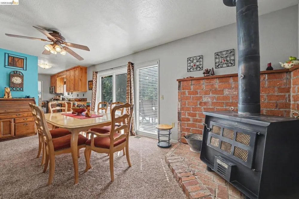 718 Mauna Kea Dr Arnold, CA 95223