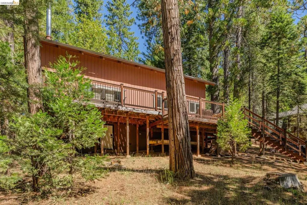 718 Mauna Kea Dr Arnold, CA 95223