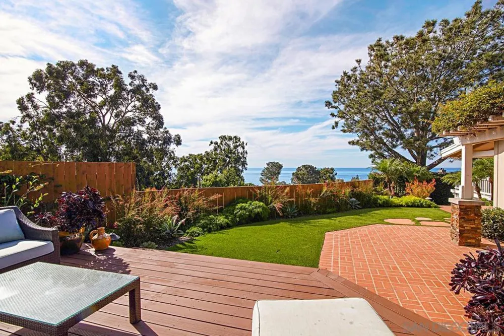 573 Amphitheatre Dr Del Mar, CA 92014