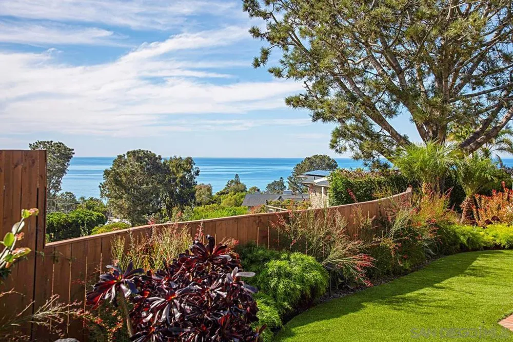 573 Amphitheatre Dr Del Mar, CA 92014